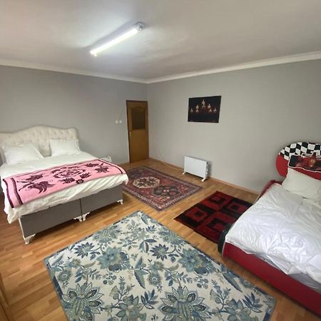 Triplex House Near The Airport Apartamento Arnavutkoy Exterior foto
