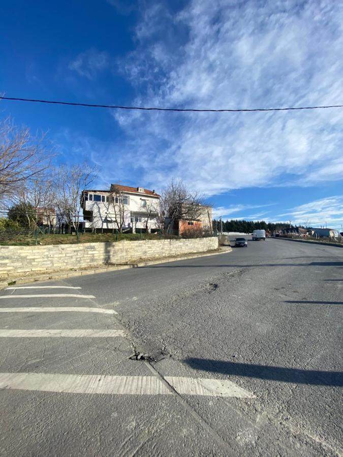 Triplex House Near The Airport Apartamento Arnavutkoy Exterior foto