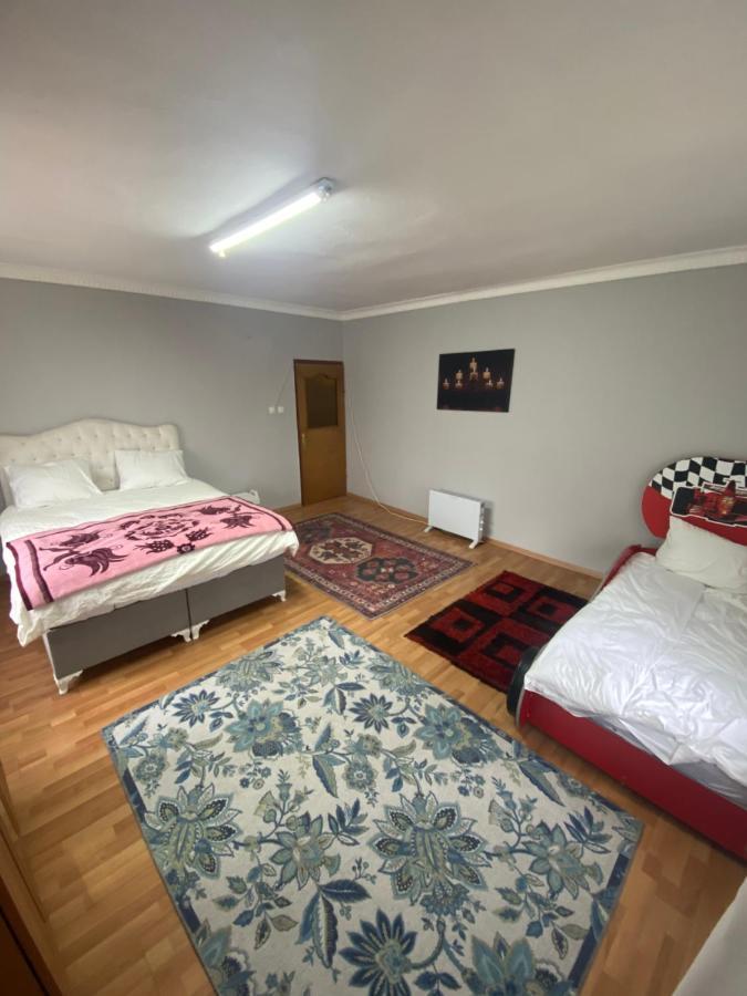 Triplex House Near The Airport Apartamento Arnavutkoy Exterior foto
